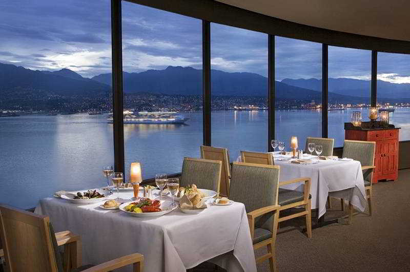 Pinnacle Hotel Harbourfront Vancouver Exterior foto